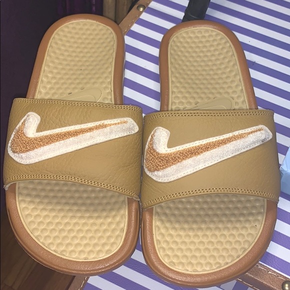 tan nike slides